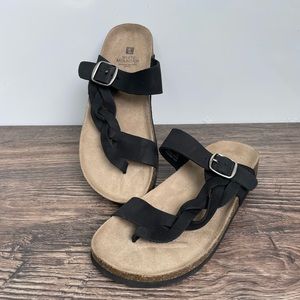 White Mountain Crawford Black leather thong sandal Women’s Size 7